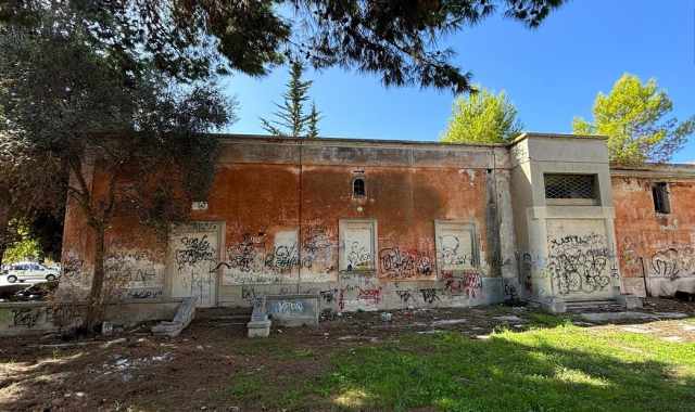 Triggiano. Nobile dimora, rifugio per ragazzi, discarica: le mille vite dell'antica Villa Carbonara